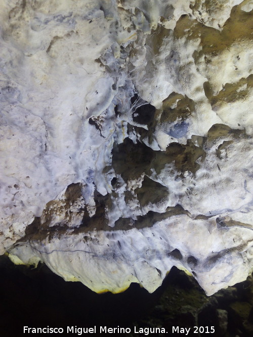 Cueva del Agua - Cueva del Agua. Formaciones calcáreas