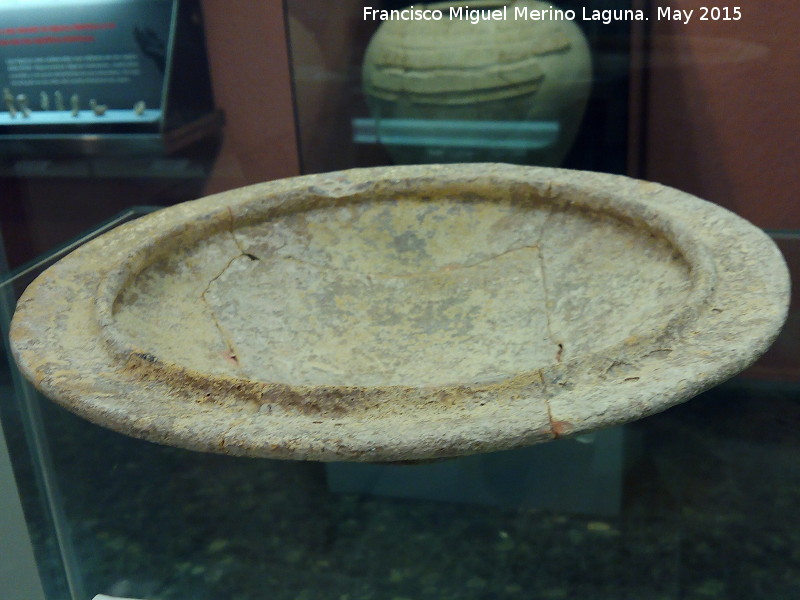 Plaza de la Constitución - Plaza de la Constitución. Plato tapadera Almohade siglos XII - XIII. Museo Provincial de Jaén