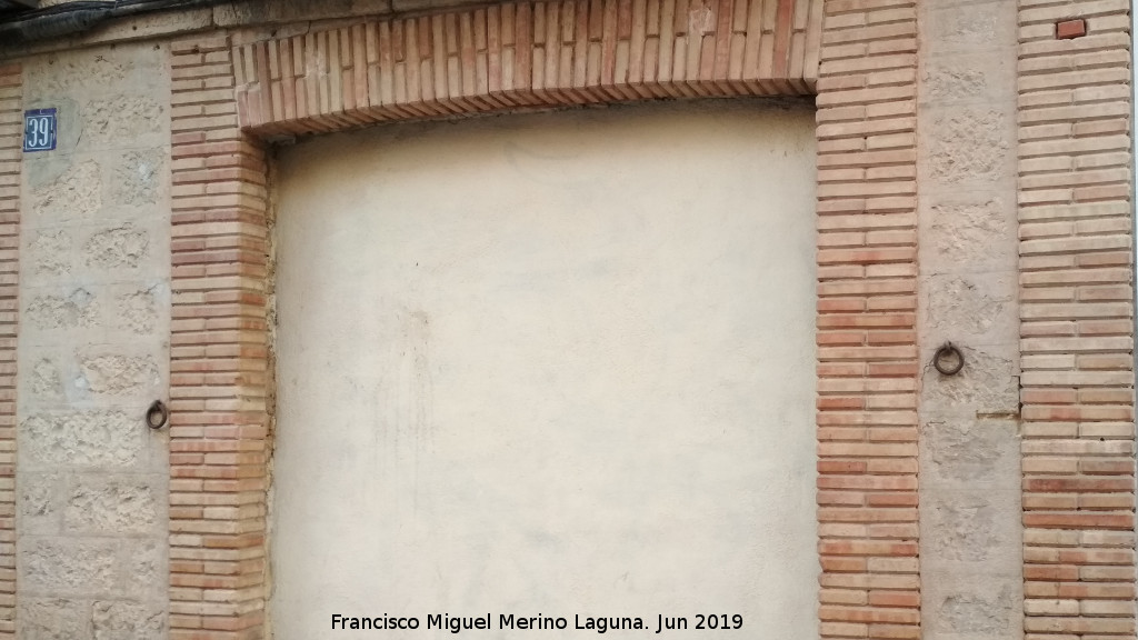 Edificio de la Calle Milln de Priego n 39 - Edificio de la Calle Milln de Priego n 39. Argollas para bestias