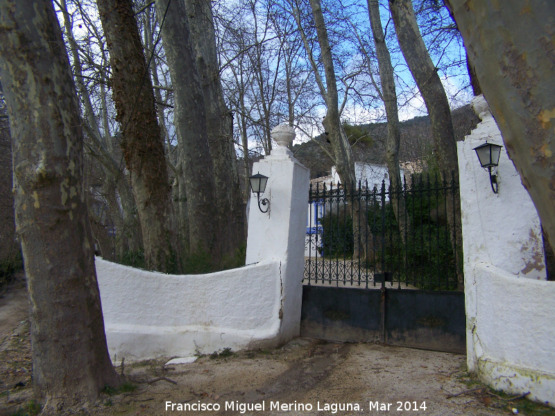 Casern de Mata Bejid - Casern de Mata Bejid. Puerta trasera