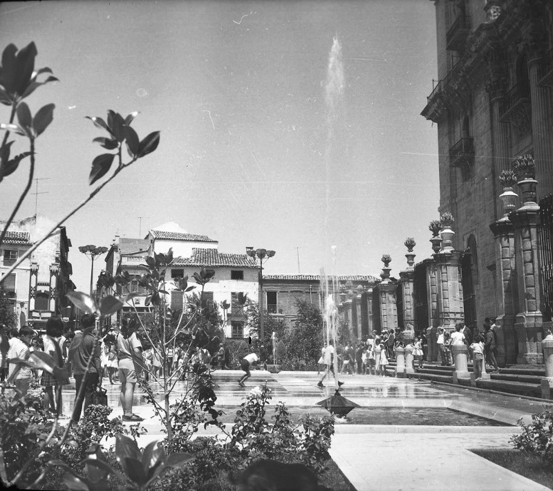 Plaza de Santa María - Plaza de Santa María. Inauguración de las Fuentes. Archivo IEG