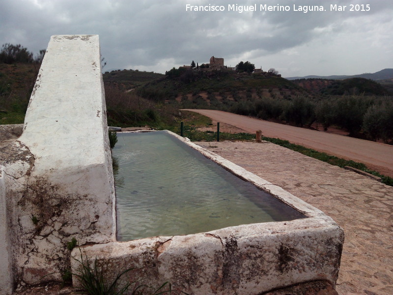 Pilar de la Muña - Pilar de la Muña. Al fondo el Castillo de la Muña