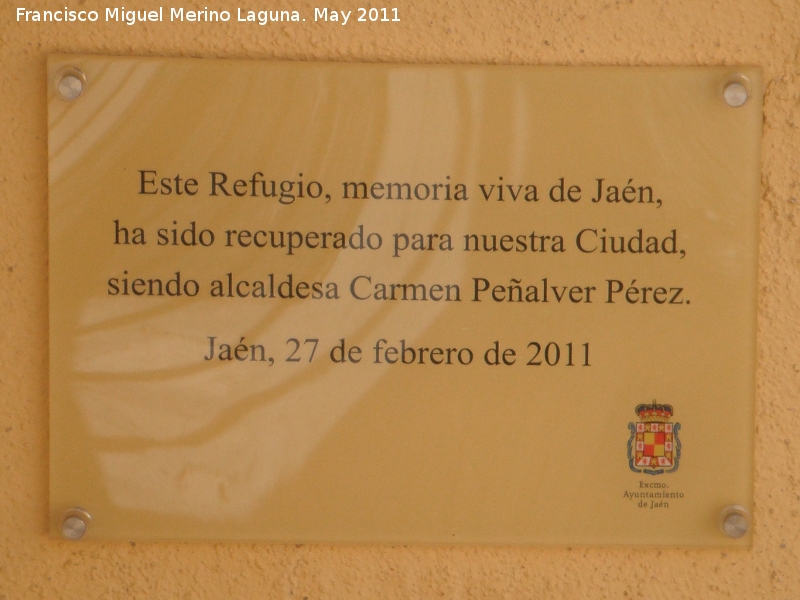 Refugio antiaéreo de la Plaza de Santiago - Refugio antiaéreo de la Plaza de Santiago. Placa