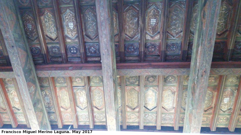 Casa Mudjar - Casa Mudjar. Artesonado policromado con escudos