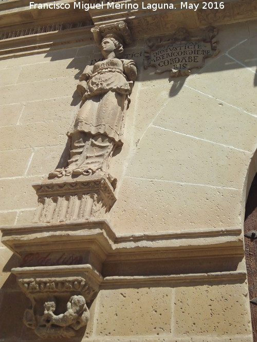Cariátide - Cariátide. Ayuntamiento de Baeza