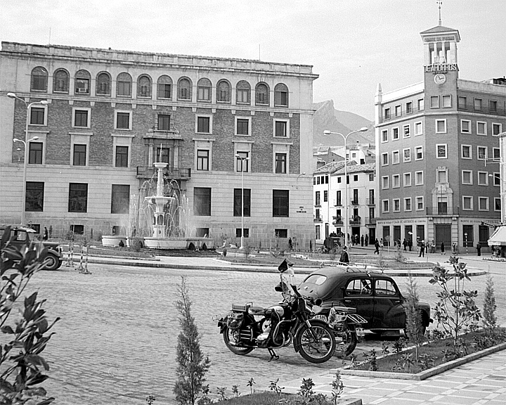 Fuente de la Glorieta de Blas Infante - Fuente de la Glorieta de Blas Infante. Foto antigua