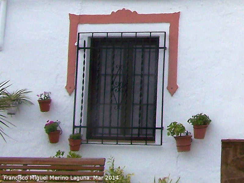 Casa de la Plaza de la Constitución de Arbuniel nº 7 - Casa de la Plaza de la Constitución de Arbuniel nº 7. Moldura decorativa