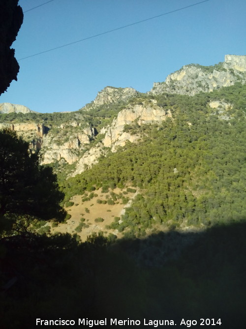 Sierra de Jaén - Sierra de Jaén. Desde la Canalización del Quiebrajano