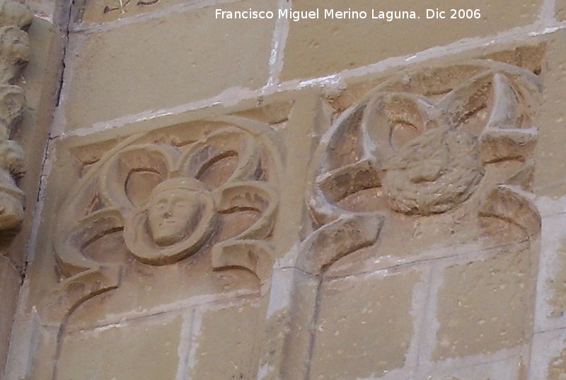 Convento de la Coronada - Convento de la Coronada. Actual portada de la Iglesia de Santa María de Linares