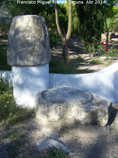 Cortijo de la Torre de la Condesa - Cortijo de la Torre de la Condesa. Piedras de molino