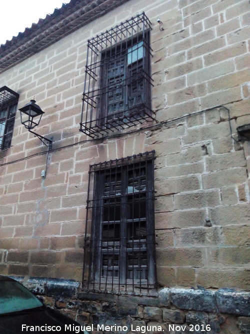 Casa de la Calle Cobos n° 5 - Casa de la Calle Cobos n° 5. Reja del primer piso y de la planta baja