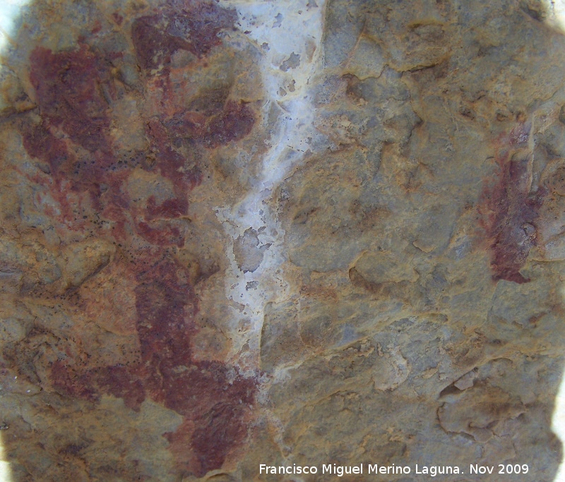 Pinturas rupestres del Poyo Bernabé Grupo I - Pinturas rupestres del Poyo Bernabé Grupo I. Antropomorfo y barra vertical