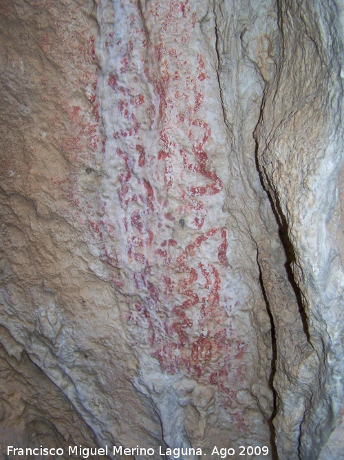 Pinturas rupestres del Poyo Bernabé Grupo V - Pinturas rupestres del Poyo Bernabé Grupo V. Líneas en zigzag