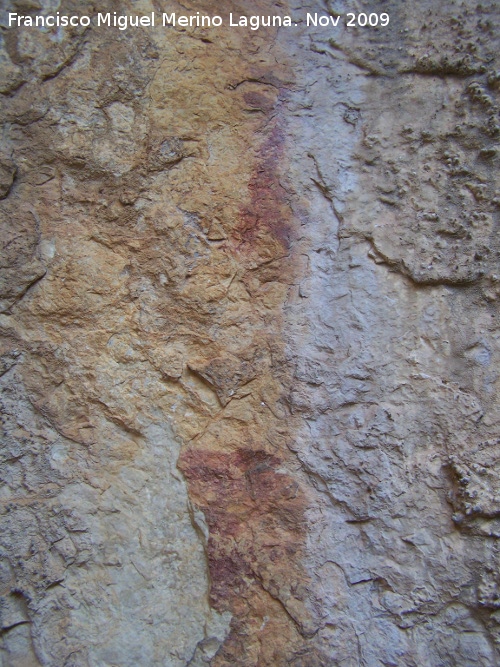 Pinturas rupestres del Poyo Bernabé Grupo VI - Pinturas rupestres del Poyo Bernabé Grupo VI. Cabra ascendiendo en vertical y figura