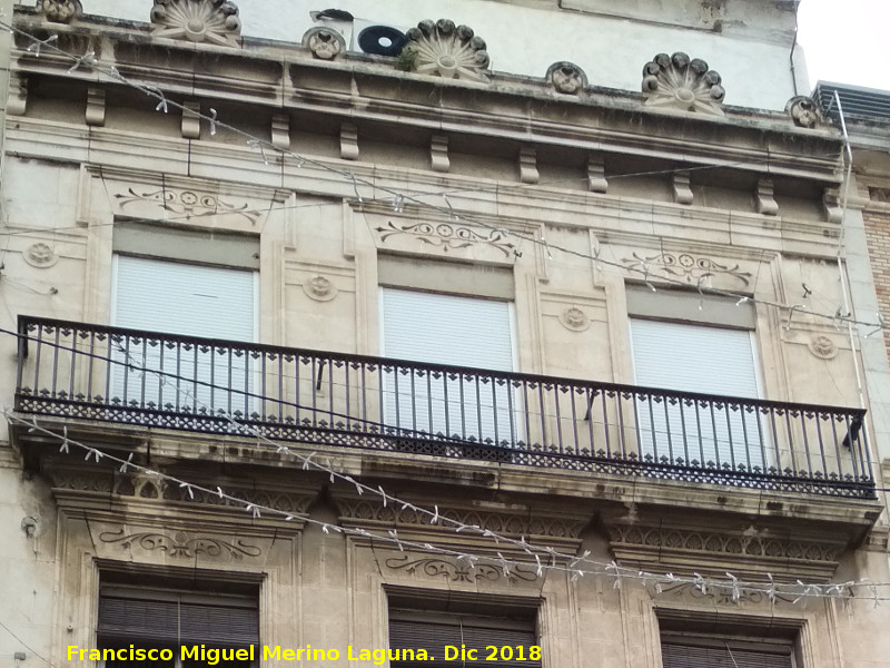 Edificio de la Calle Bernabé Soriano nº 22 - Edificio de la Calle Bernabé Soriano nº 22. Balcón alto