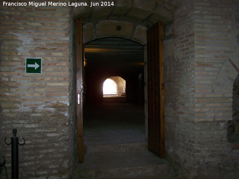 Castillo de Sabiote. Caballerizas - Castillo de Sabiote. Caballerizas. Puerta de comunicación de las dos caballerizas