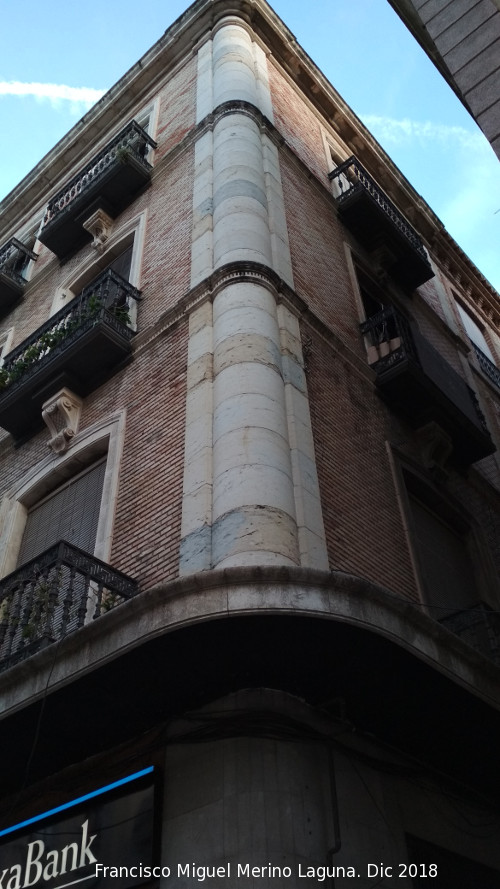 Edificio de la Calle Bernab Soriano n 20 - Edificio de la Calle Bernab Soriano n 20. Esquina