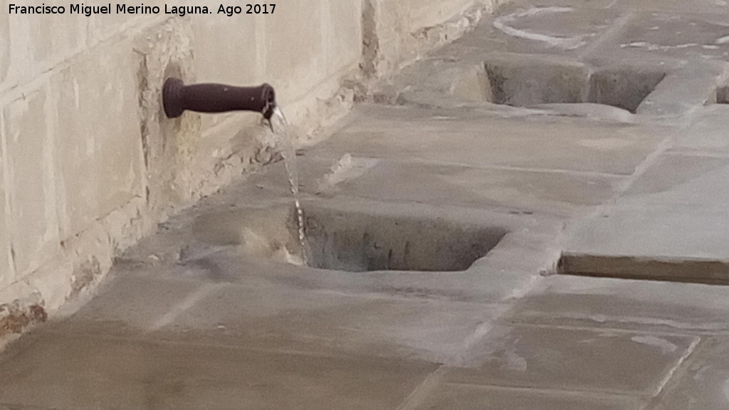Fuente de la Villa - Fuente de la Villa. Caño