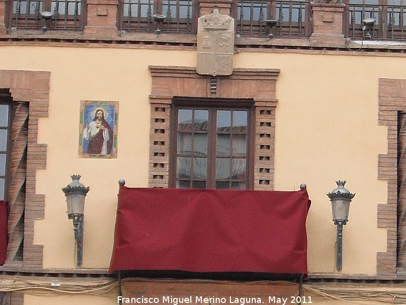 Ayuntamiento de Jódar - Ayuntamiento de Jódar. Balcón con el escudo republicano