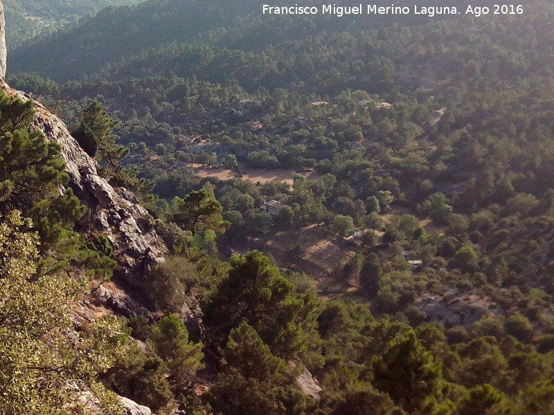 Cortijo Las Castañetas - Cortijo Las Castañetas. Desde la Lancha de la Escalera