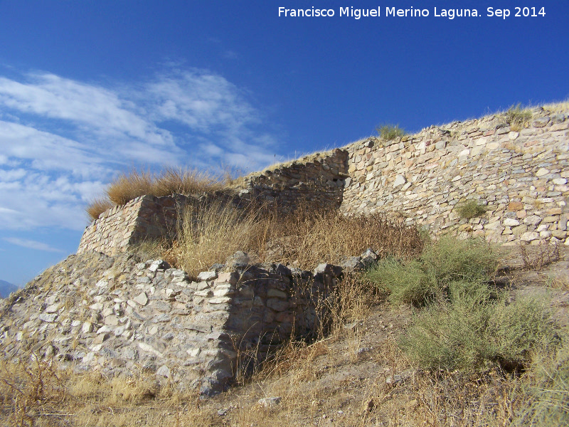 Oppidum Puente Tablas. Muralla - Oppidum Puente Tablas. Muralla. Torreón