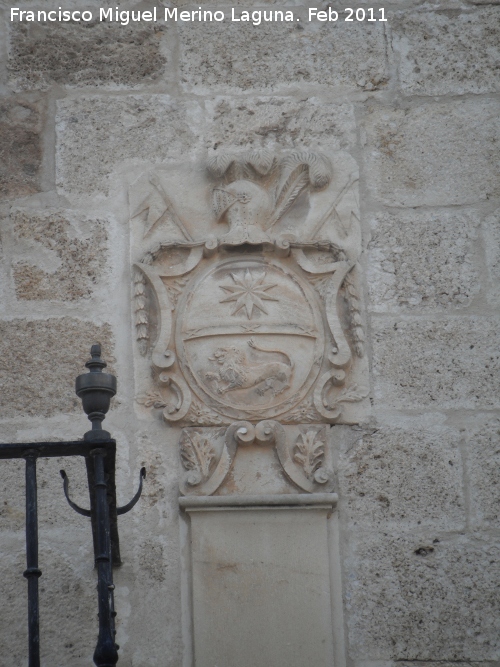 Casa Solariega de Mejía Carrillo - Casa Solariega de Mejía Carrillo. Escudo derecho