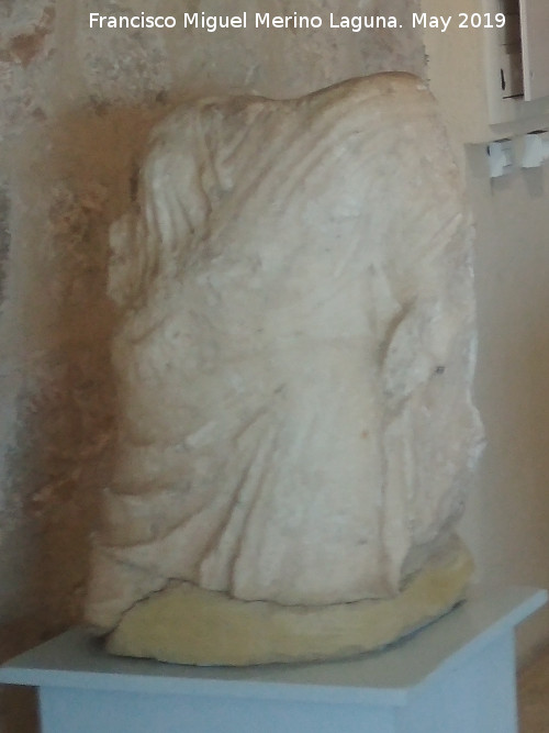 Cástulo - Cástulo. Togado de mármol siglos I-II d.C. Museo Arqueológico de Linares
