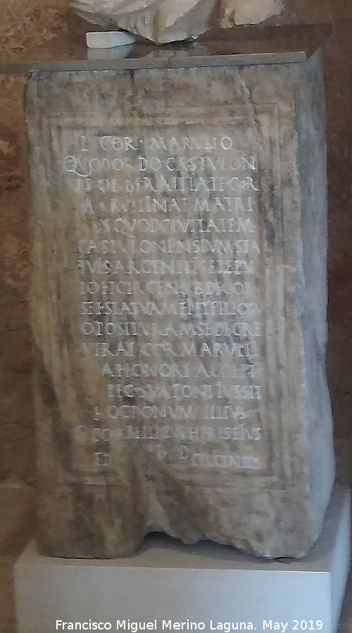 Cástulo - Cástulo. Inscripción honorífica de mármol, siglos I-II d.C. Museo Arqueológico de Linares