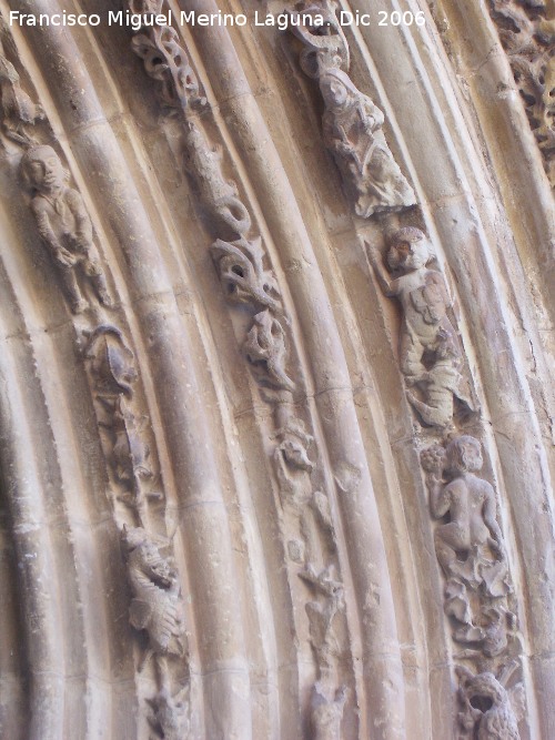 Basílica de Santa María la Mayor - Basílica de Santa María la Mayor. Decoración derecha del arco