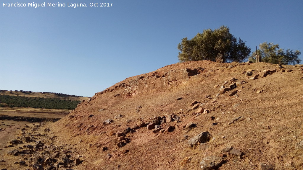 Castro de la Magdalena - Castro de la Magdalena. Muralla medieval y prehistórica