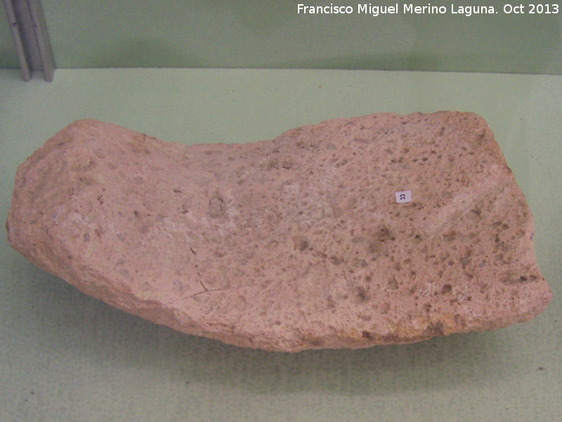 Castro de la Magdalena - Castro de la Magdalena. Molino de mano prehistórico. Museo Colegio San Antonio de Padua - Martos