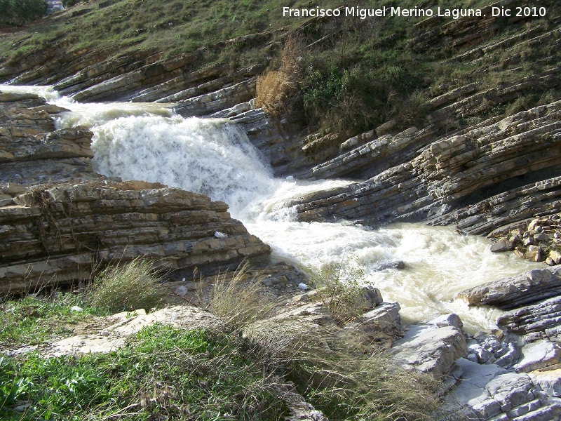 Cascada de Río Frío - Cascada de Río Frío. Con el río en crecida