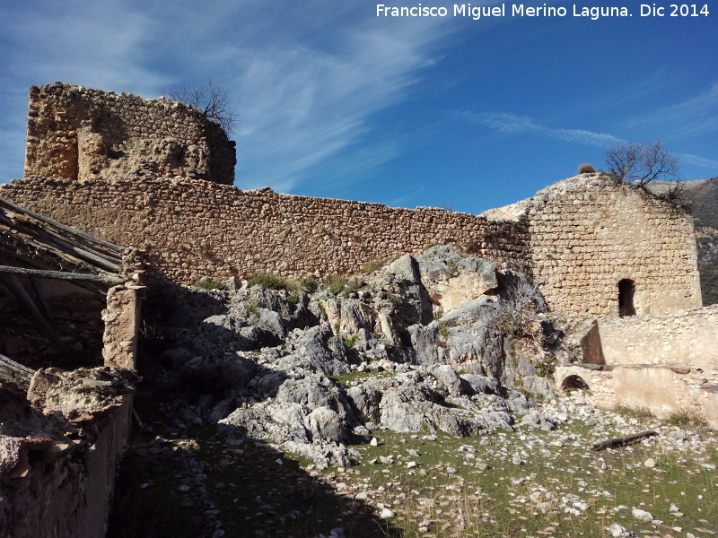 Castillo de Mata Bejid. Alcázar - Castillo de Mata Bejid. Alcázar. Desde el patio de armas