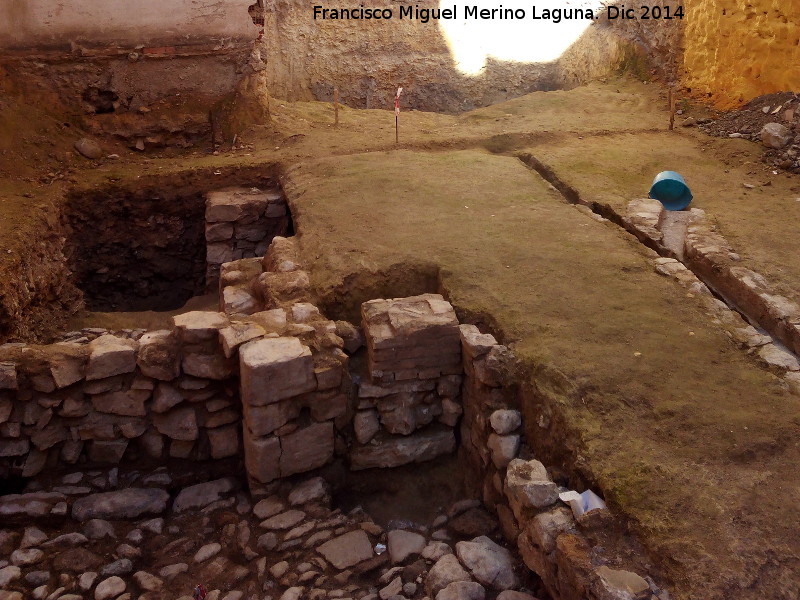 Excavaci�n arqueol�gica de la Calle Teodoro Calvache n� 29 - Excavaci�n arqueol�gica de la Calle Teodoro Calvache n� 29. Al fondo el horno