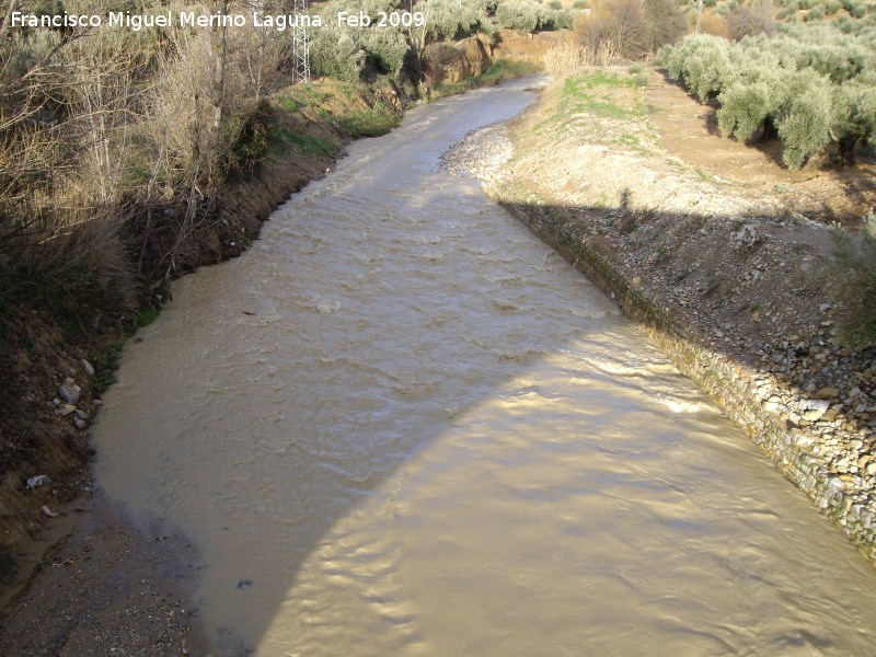 Río Frío - Río Frío. En crecida por el Puente Viejo de los Villares