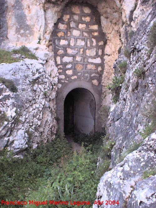 Camino de la Canalización - Camino de la Canalización. Entrada del túnel