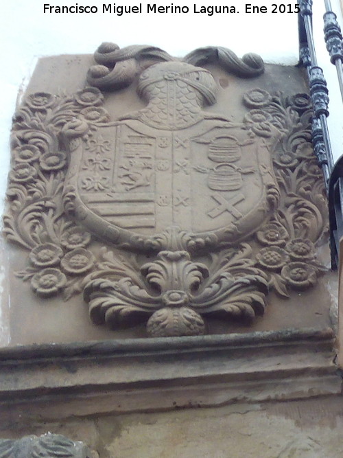 Casa de la Calle Bartolomé Camacho nº 8 - Casa de la Calle Bartolomé Camacho nº 8. Escudo izquierdo