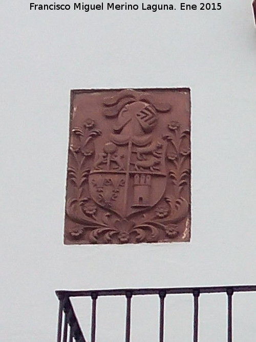Casa de la Calle Álvaro Pérez nº 12 - Casa de la Calle Álvaro Pérez nº 12. Escudo izquierdo