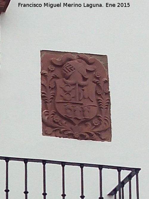 Casa de la Calle Álvaro Pérez nº 12 - Casa de la Calle Álvaro Pérez nº 12. Escudo derecho