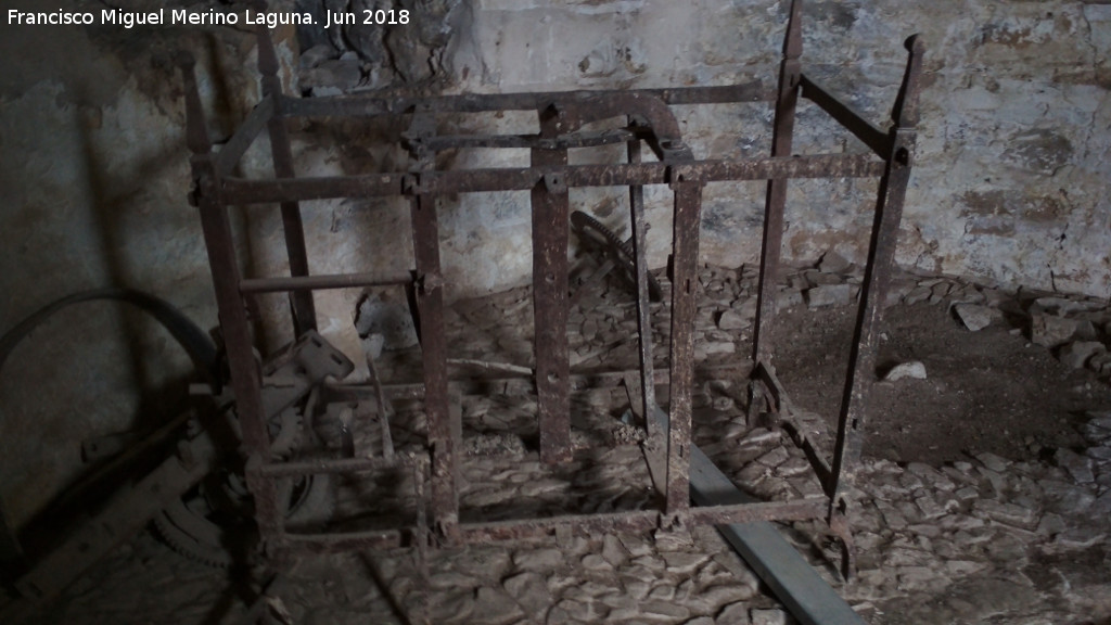 Torreón de Lupión - Torreón de Lupión. Estructura del antiguo reloj