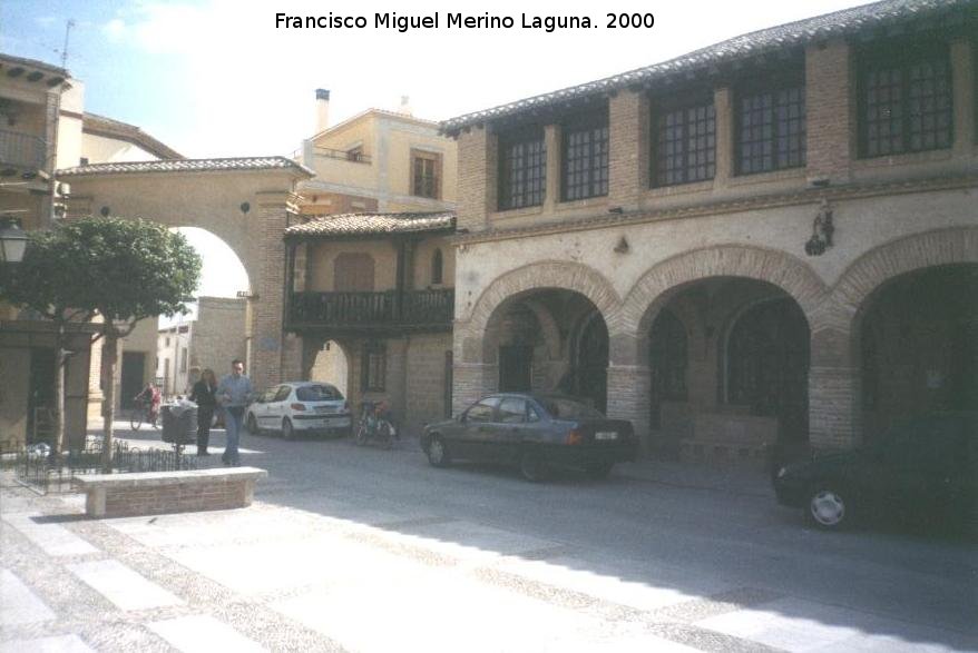 Plaza de la Constitucin - Plaza de la Constitucin. Soportales y Arco