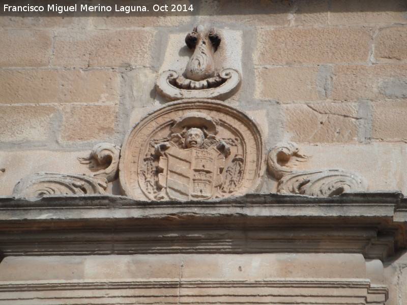 Iglesia de San Pedro Apóstol - Iglesia de San Pedro Apóstol. Escudo