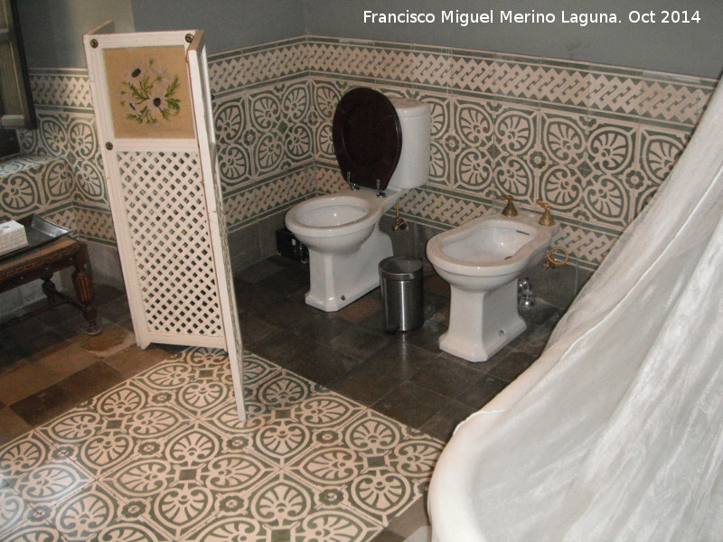 Palacio de los Señores De La Chica - Palacio de los Señores De La Chica. Primer baño de Jaén