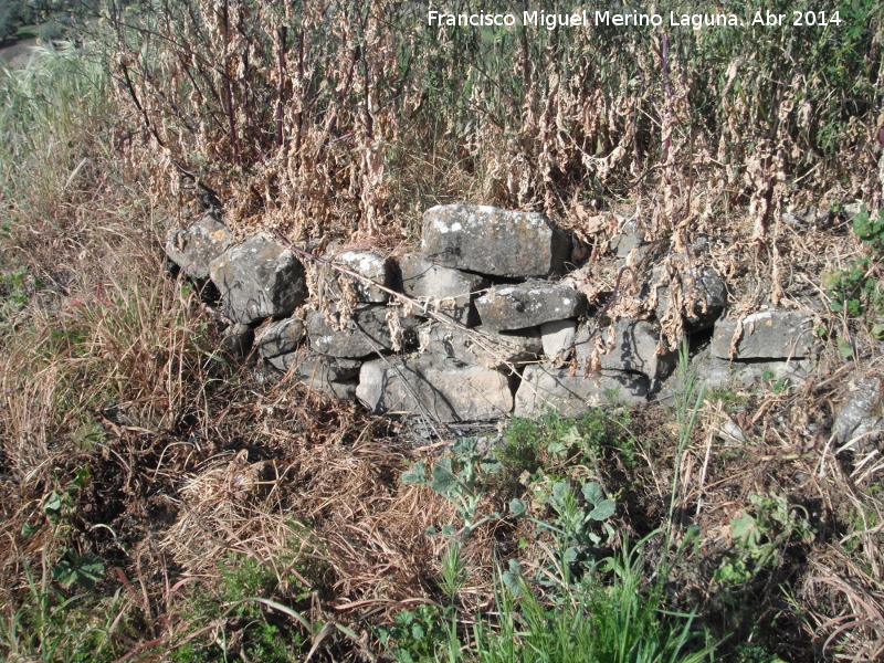 Poblado de Olvera - Poblado de Olvera. Muros de piedra