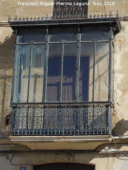 Casa de la Plaza Cándido Elorza nº 16 - Casa de la Plaza Cándido Elorza nº 16. Balcón cerrado