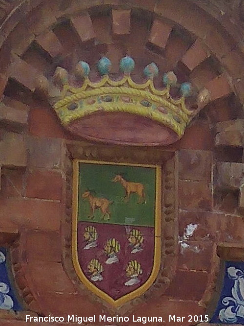 Monumento del Viaje de Colón y el Plus Ultra - Monumento del Viaje de Colón y el Plus Ultra. Escudo de Cabra