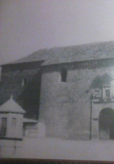 Fuente de la Plaza de la Iglesia - Fuente de la Plaza de la Iglesia. Foto antigua. Pozo que existía antes de la fuente