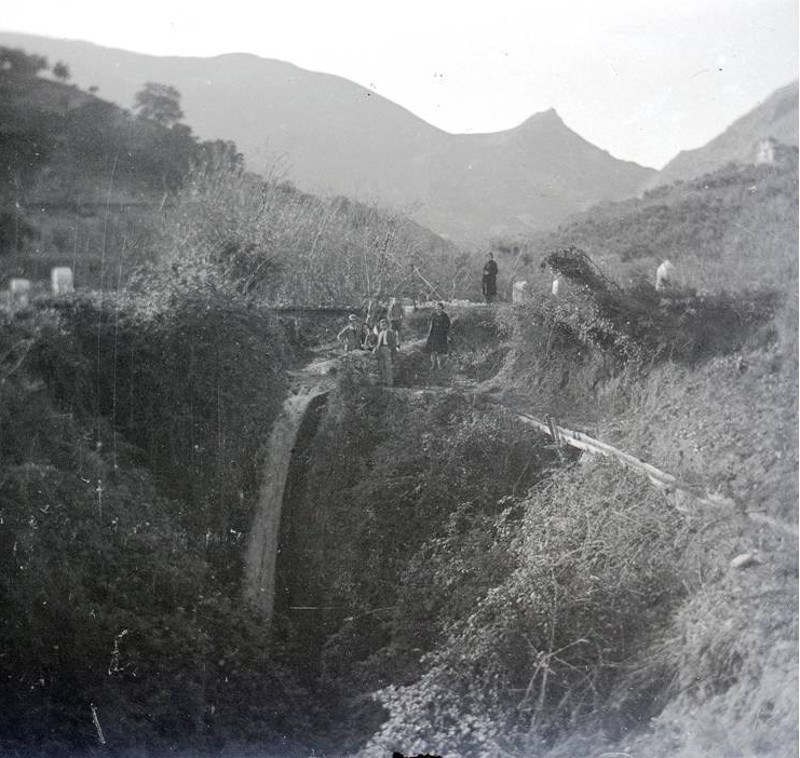 Arroyo de Reguchillo - Arroyo de Reguchillo. Fotografía antigua de Bonifacio de la Rosa Martínez, archivo del I.E.G.
