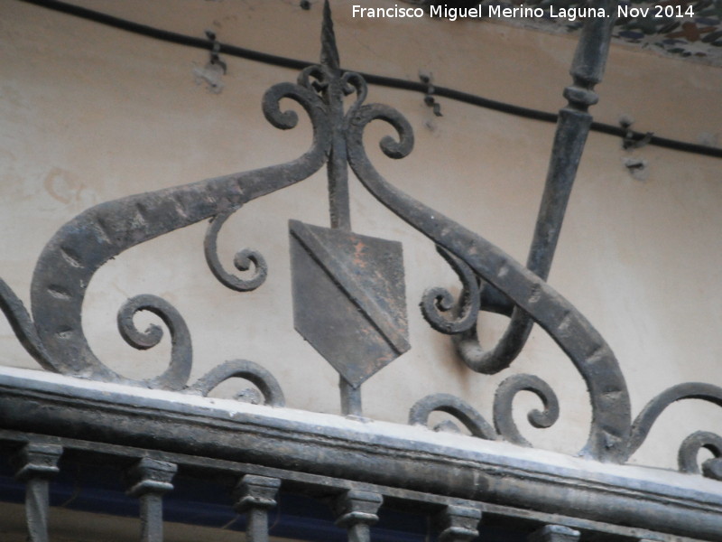 Casa de la Calle Genaro Parra nº 5 - Casa de la Calle Genaro Parra nº 5. Escudo de reja