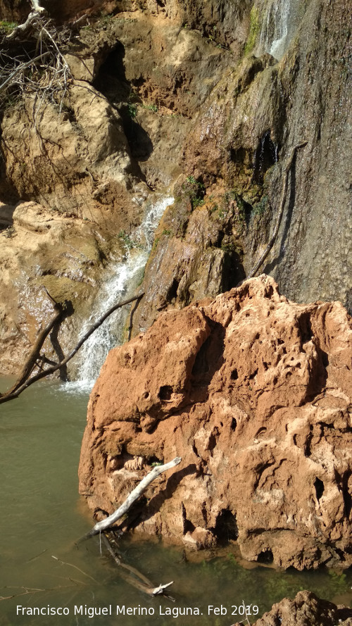 Cascada del Chorreón - Cascada del Chorreón. Derrame al pantano